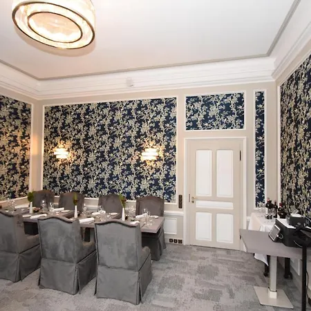 Romantik Schloss Rettershof Hotel